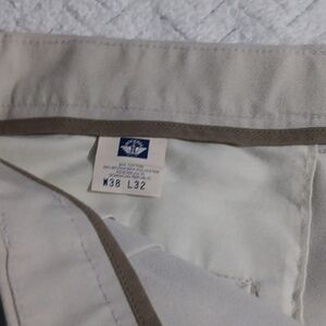 Dockers khakis